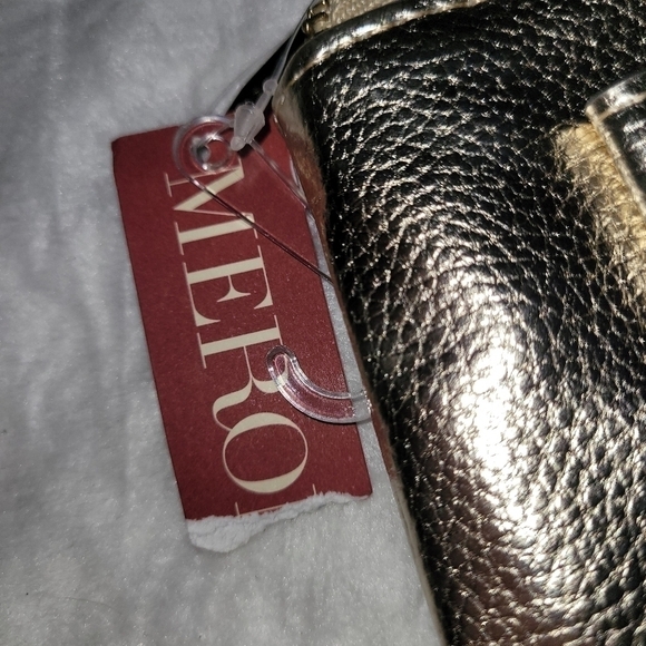 Merona Metallic Gold Wallet New - Picture 3 of 12